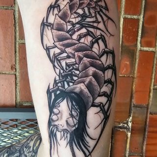Creppy-crawly centipedes, and spooky scary vibes. Thanks again, Delaney for letting me do creepy, cool shit!
Done by Justin
@Jukzta
 #CUtattoo #blackandgrey #centipedeTattoo #ChampaignTattoo #Chambana#NightfallGallery #ChambanaInk #Jukzta #darkart #UofI #KeepItCreepy #ChampaignUrbana #CUtattoo #recoveryAftercare #blackandgraytattoo